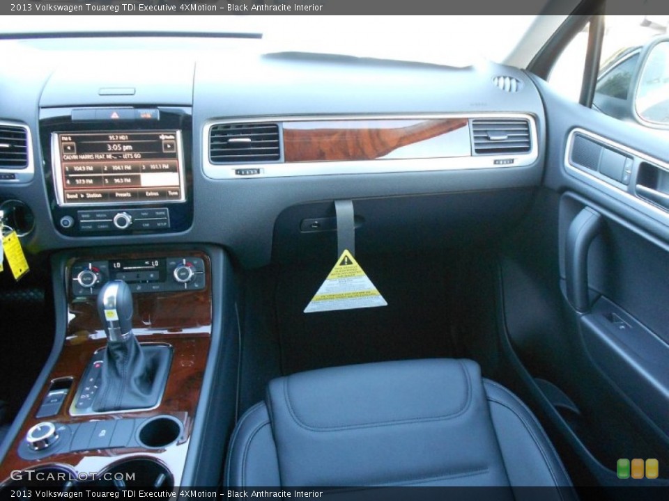 Black Anthracite Interior Dashboard for the 2013 Volkswagen Touareg TDI Executive 4XMotion #72092011