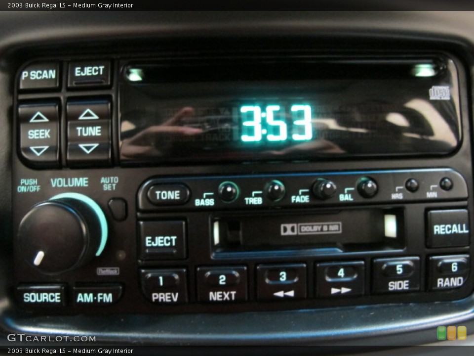 Medium Gray Interior Audio System for the 2003 Buick Regal LS #72111150
