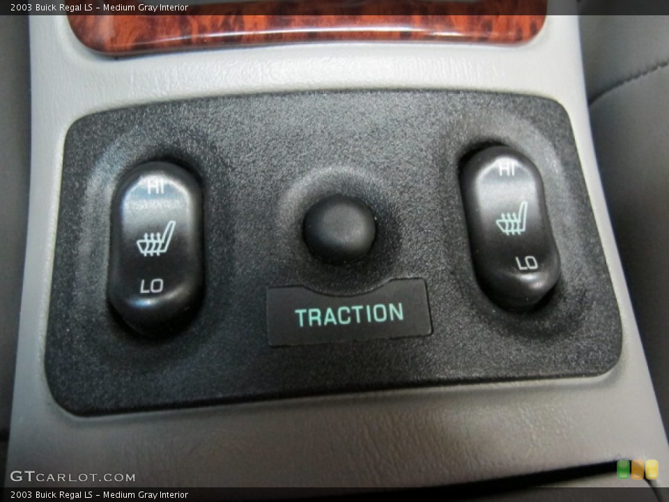 Medium Gray Interior Controls for the 2003 Buick Regal LS #72111198