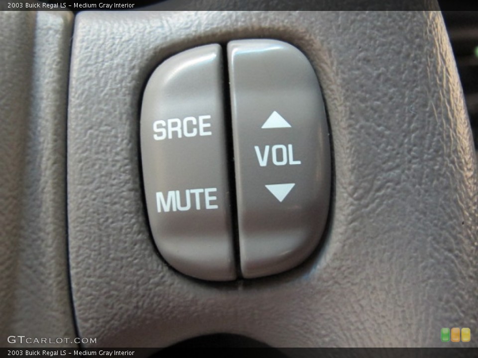 Medium Gray Interior Controls for the 2003 Buick Regal LS #72111270
