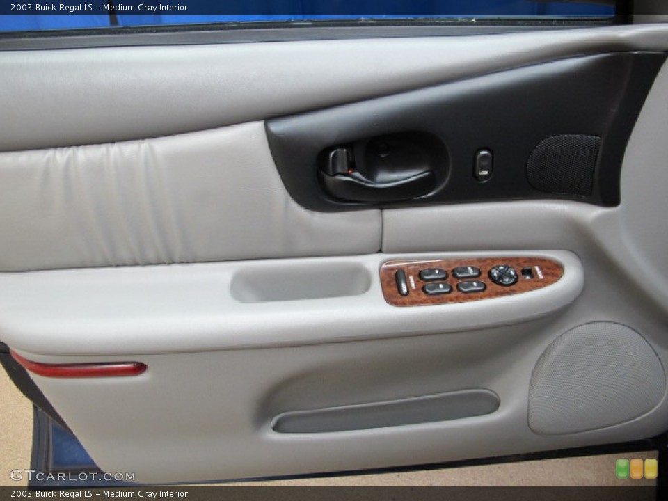 Medium Gray Interior Door Panel for the 2003 Buick Regal LS #72111369
