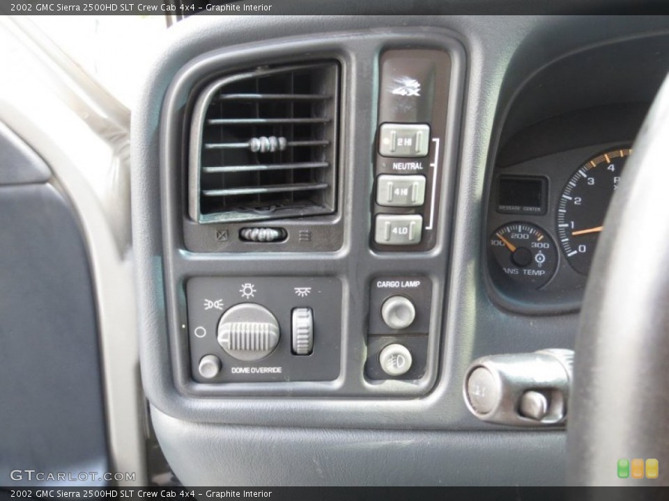 Graphite Interior Controls for the 2002 GMC Sierra 2500HD SLT Crew Cab 4x4 #72127122