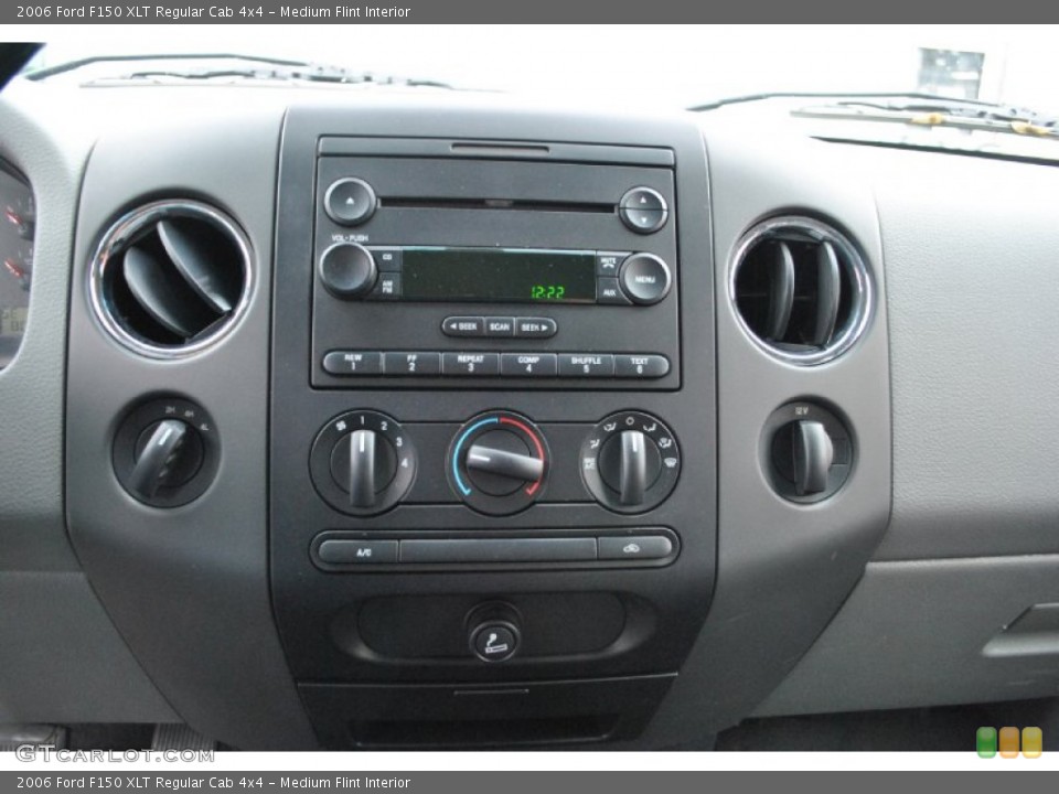 Medium Flint Interior Controls for the 2006 Ford F150 XLT Regular Cab 4x4 #72136985
