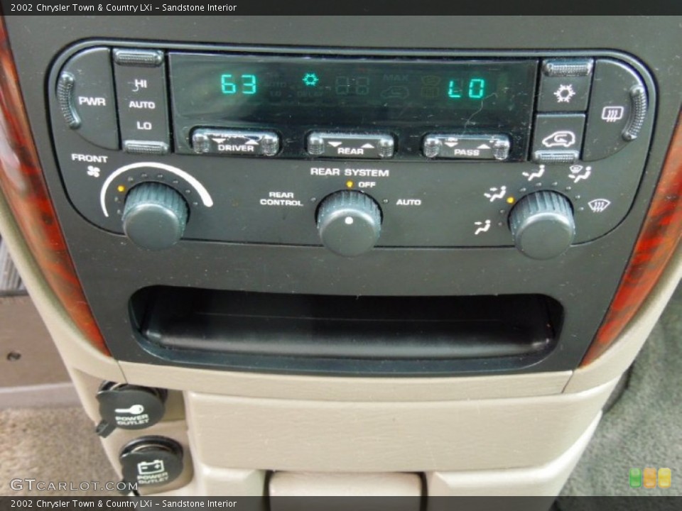 Sandstone Interior Controls for the 2002 Chrysler Town & Country LXi #72141783