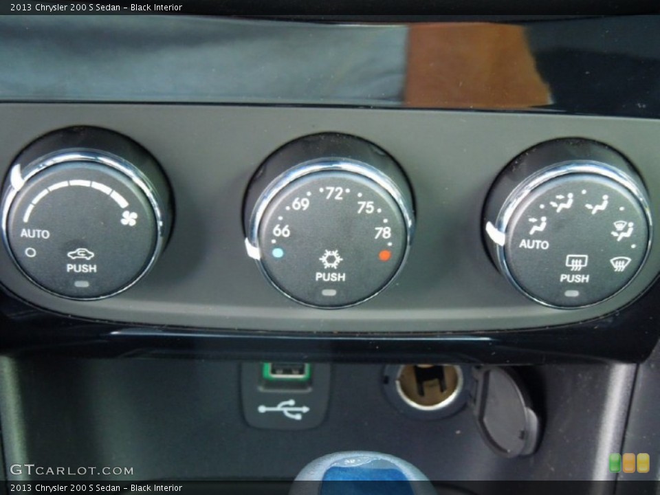 Black Interior Controls for the 2013 Chrysler 200 S Sedan #72147402