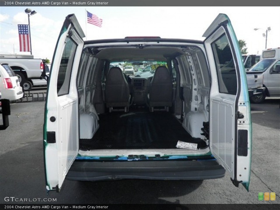 Medium Gray Interior Photo for the 2004 Chevrolet Astro AWD Cargo Van #72203172