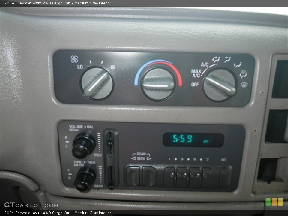 Medium Gray Interior Controls for the 2004 Chevrolet Astro AWD Cargo Van #72203205