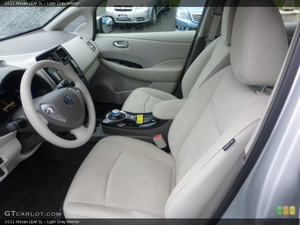 Light Gray Interior Photo for the 2011 Nissan LEAF SL #72205040