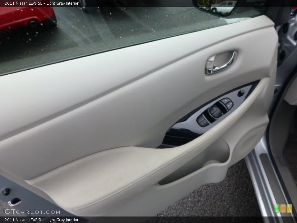 Light Gray Interior Door Panel for the 2011 Nissan LEAF SL #72205119