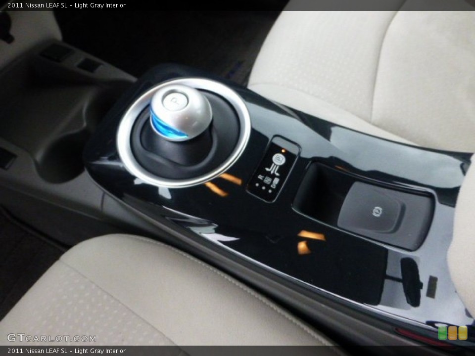 Light Gray Interior Transmission for the 2011 Nissan LEAF SL #72205181