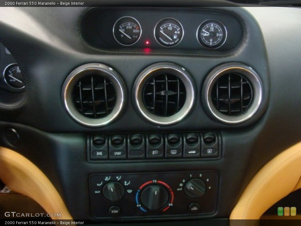 Beige Interior Controls for the 2000 Ferrari 550 Maranello #72210419