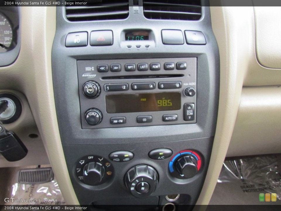 Beige Interior Controls for the 2004 Hyundai Santa Fe GLS 4WD #72212107