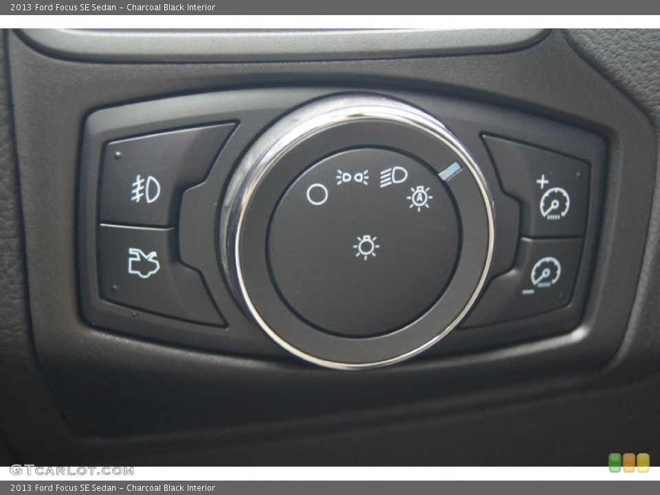 Charcoal Black Interior Controls for the 2013 Ford Focus SE Sedan #72222555