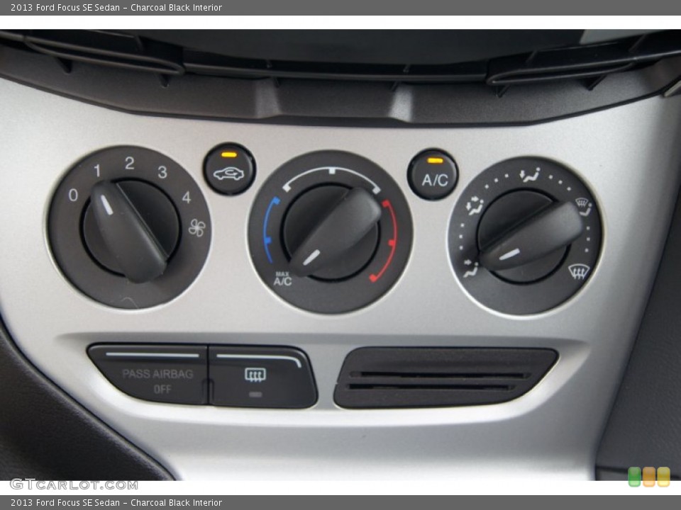 Charcoal Black Interior Controls for the 2013 Ford Focus SE Sedan #72222745