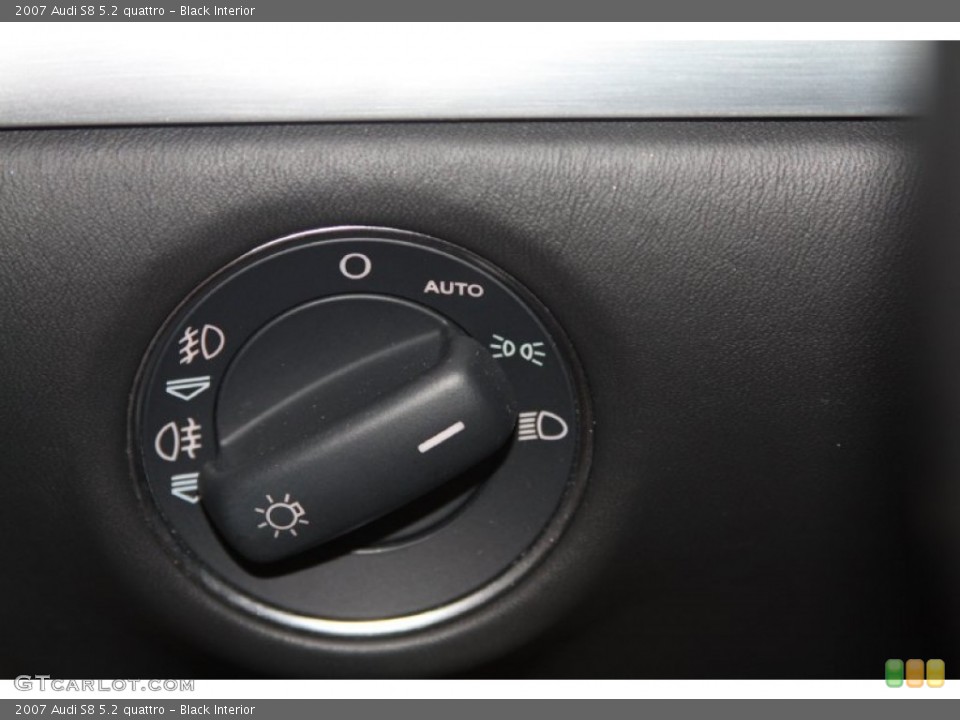 Black Interior Controls for the 2007 Audi S8 5.2 quattro #72232514