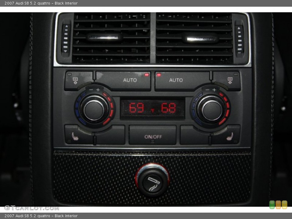 Black Interior Controls for the 2007 Audi S8 5.2 quattro #72232608