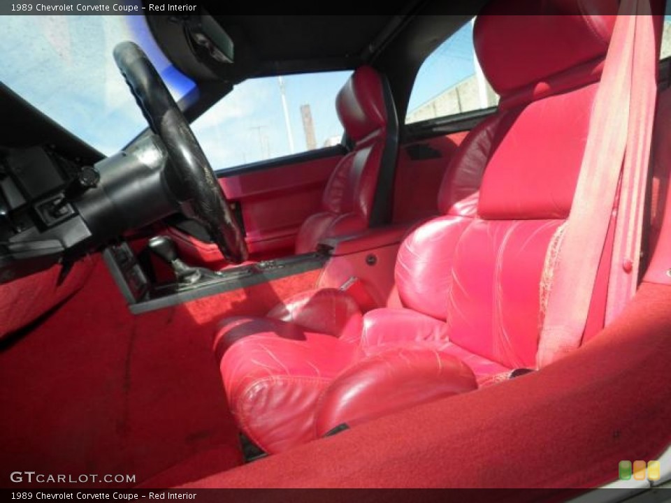 Red Interior Photo for the 1989 Chevrolet Corvette Coupe #72255982