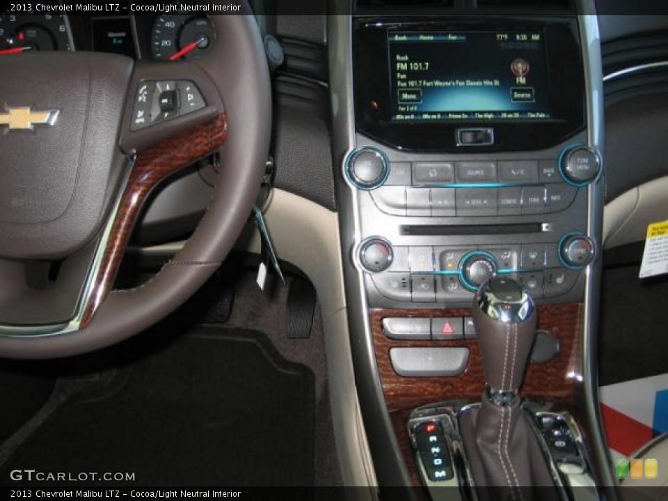 Cocoa/Light Neutral Interior Controls for the 2013 Chevrolet Malibu LTZ #72259102