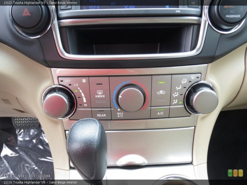 Sand Beige Interior Controls for the 2013 Toyota Highlander V6 #72265836