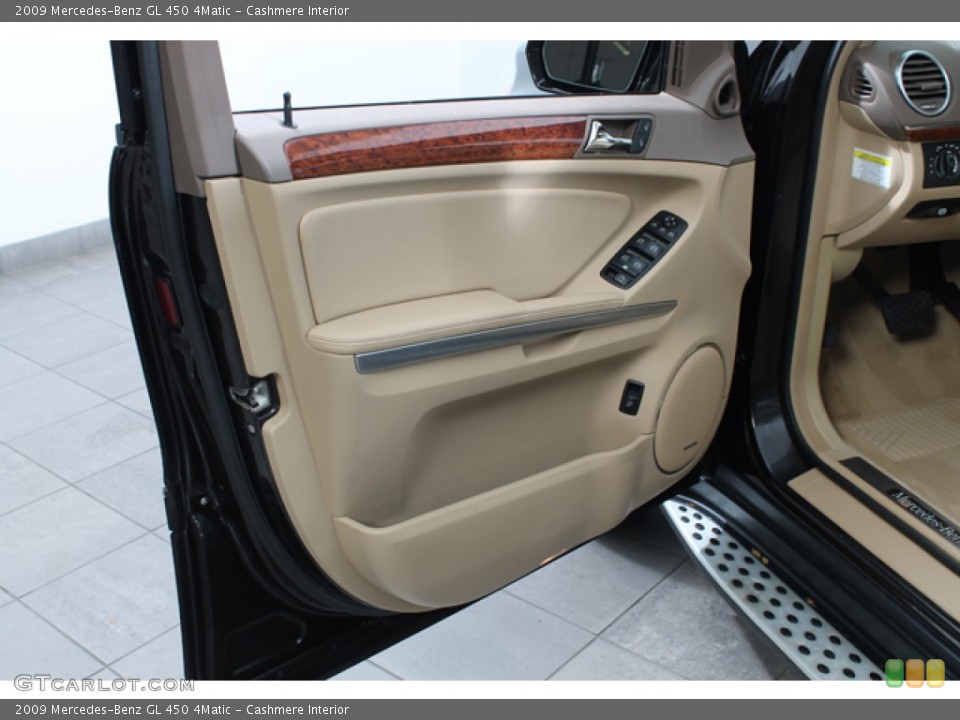 Cashmere Interior Door Panel for the 2009 Mercedes-Benz GL 450 4Matic #72279817