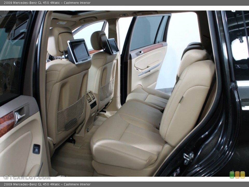 Cashmere Interior Photo for the 2009 Mercedes-Benz GL 450 4Matic #72279889