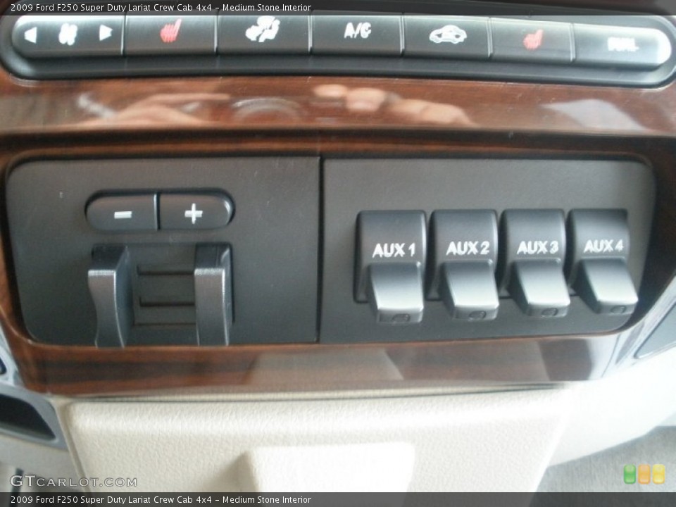 Medium Stone Interior Controls for the 2009 Ford F250 Super Duty Lariat Crew Cab 4x4 #72281086