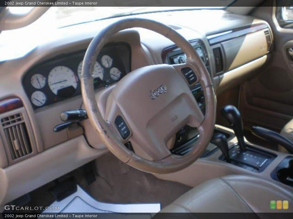 Taupe Interior Photo for the 2002 Jeep Grand Cherokee Limited #72290956