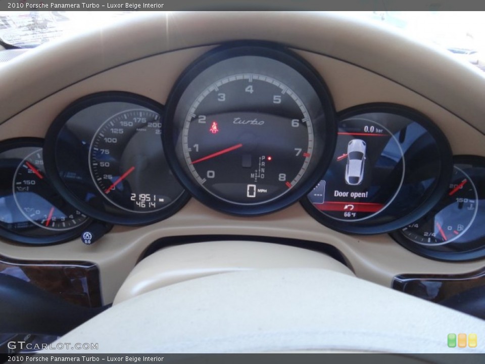 Luxor Beige Interior Gauges for the 2010 Porsche Panamera Turbo #72316375