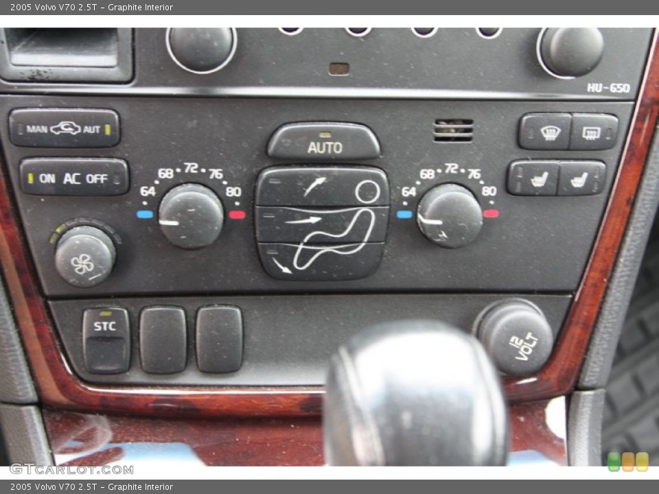Graphite Interior Controls for the 2005 Volvo V70 2.5T #72334790