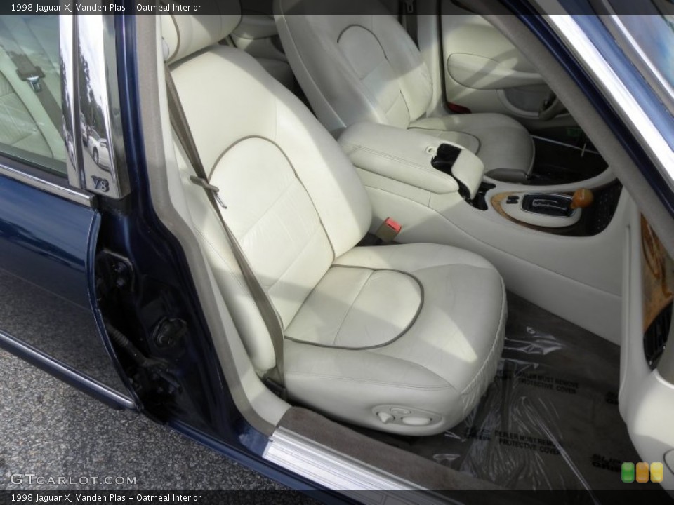 Oatmeal Interior Photo for the 1998 Jaguar XJ Vanden Plas #72339260