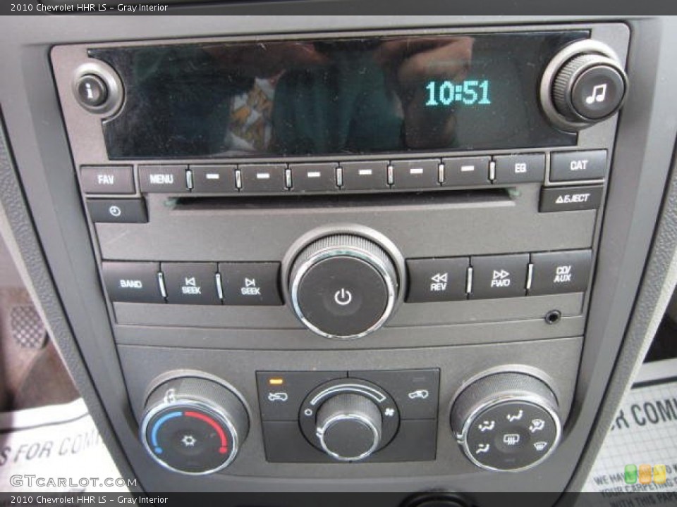 Gray Interior Controls for the 2010 Chevrolet HHR LS #72416207