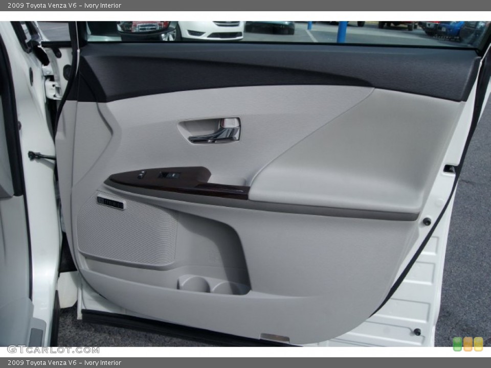 Ivory Interior Door Panel for the 2009 Toyota Venza V6 #72419822