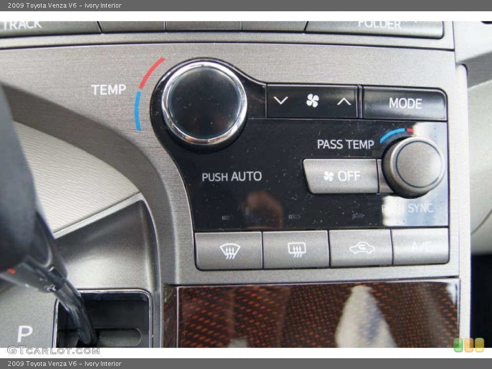 Ivory Interior Controls for the 2009 Toyota Venza V6 #72420122