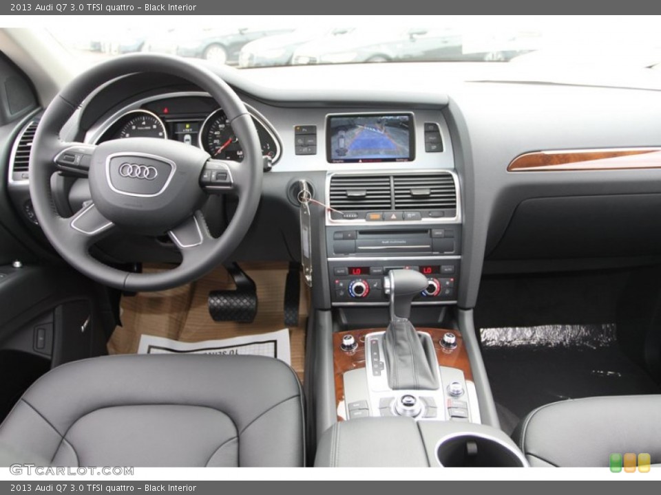 Black Interior Dashboard for the 2013 Audi Q7 3.0 TFSI quattro #72432836