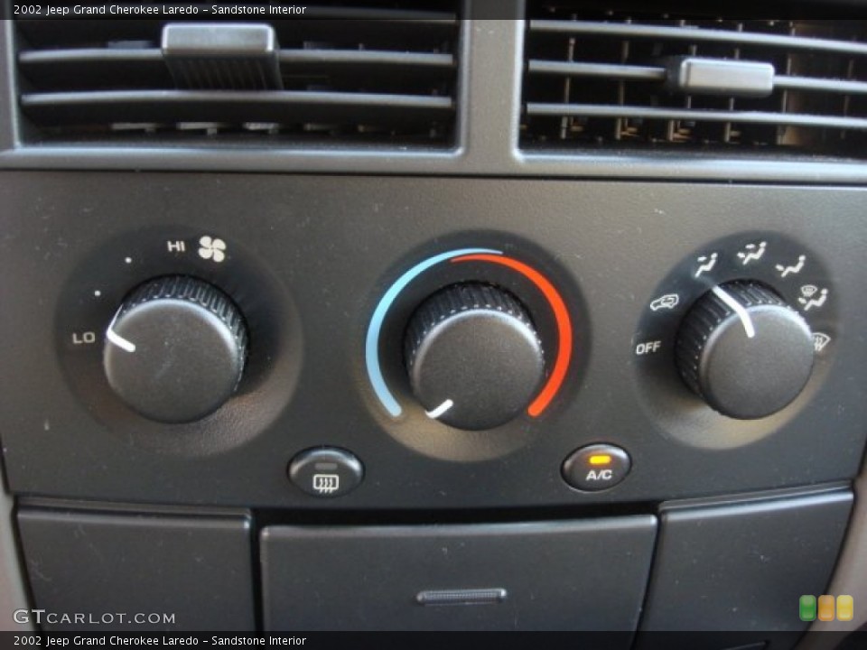 Sandstone Interior Controls for the 2002 Jeep Grand Cherokee Laredo #72445413