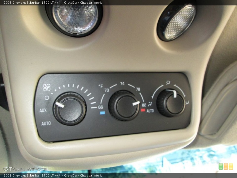 Gray/Dark Charcoal Interior Controls for the 2003 Chevrolet Suburban 1500 LT 4x4 #72447109