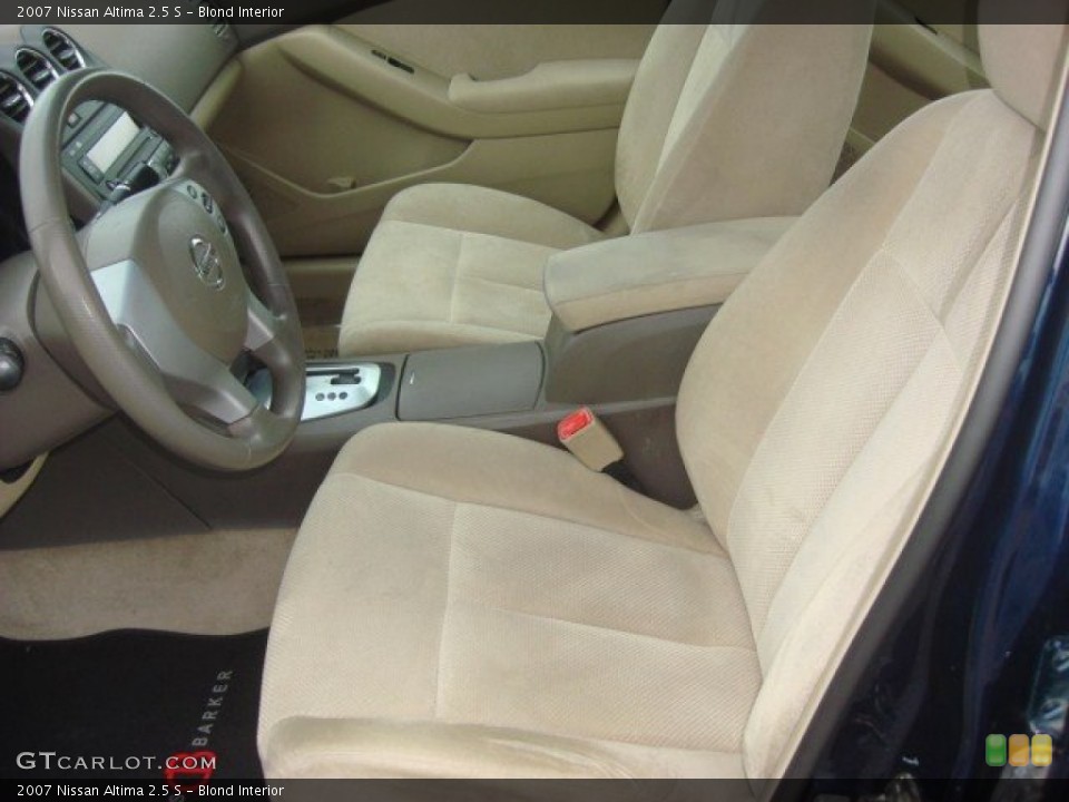 Blond Interior Photo for the 2007 Nissan Altima 2.5 S #72482491
