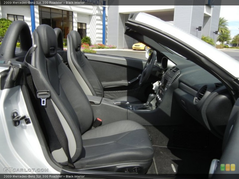 Black Interior Photo for the 2009 Mercedes-Benz SLK 300 Roadster #72497542