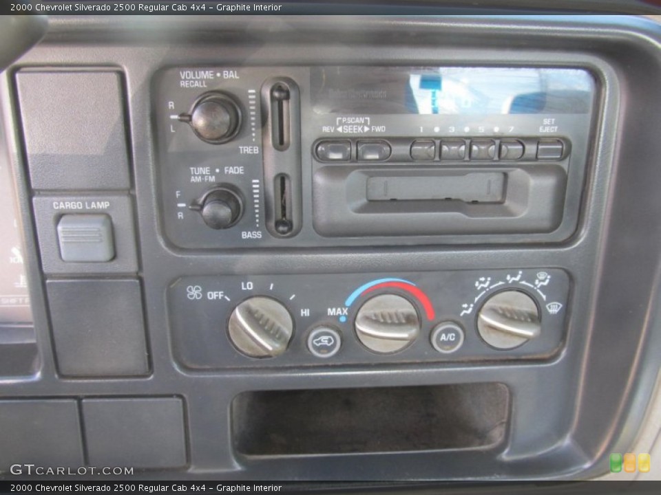 Graphite Interior Controls for the 2000 Chevrolet Silverado 2500 Regular Cab 4x4 #72502177