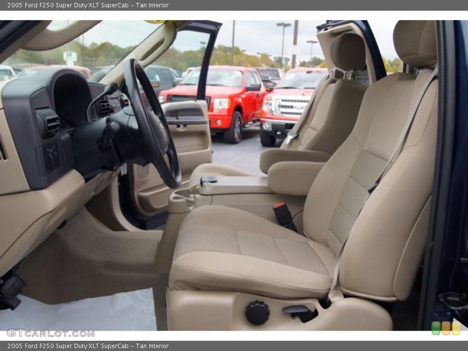 Tan Interior Photo for the 2005 Ford F250 Super Duty XLT SuperCab #72502838