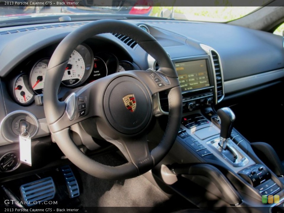 Black Interior Photo for the 2013 Porsche Cayenne GTS #72507033