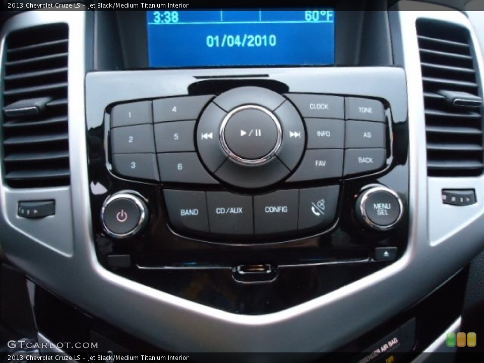 Jet Black/Medium Titanium Interior Controls for the 2013 Chevrolet Cruze LS #72514245