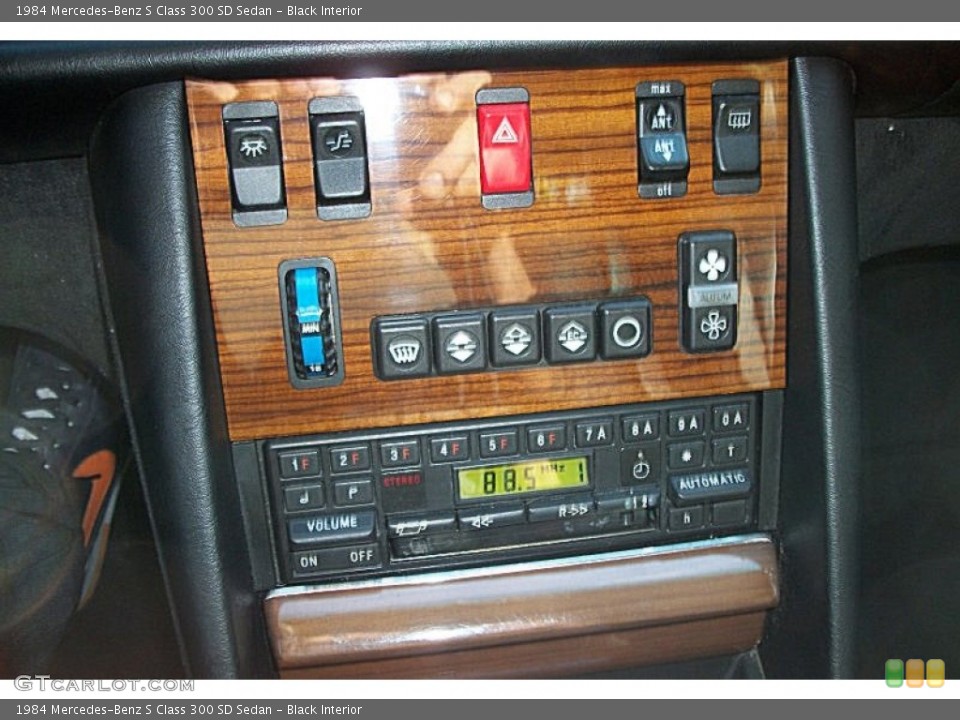 Black Interior Controls for the 1984 Mercedes-Benz S Class 300 SD Sedan #72528765