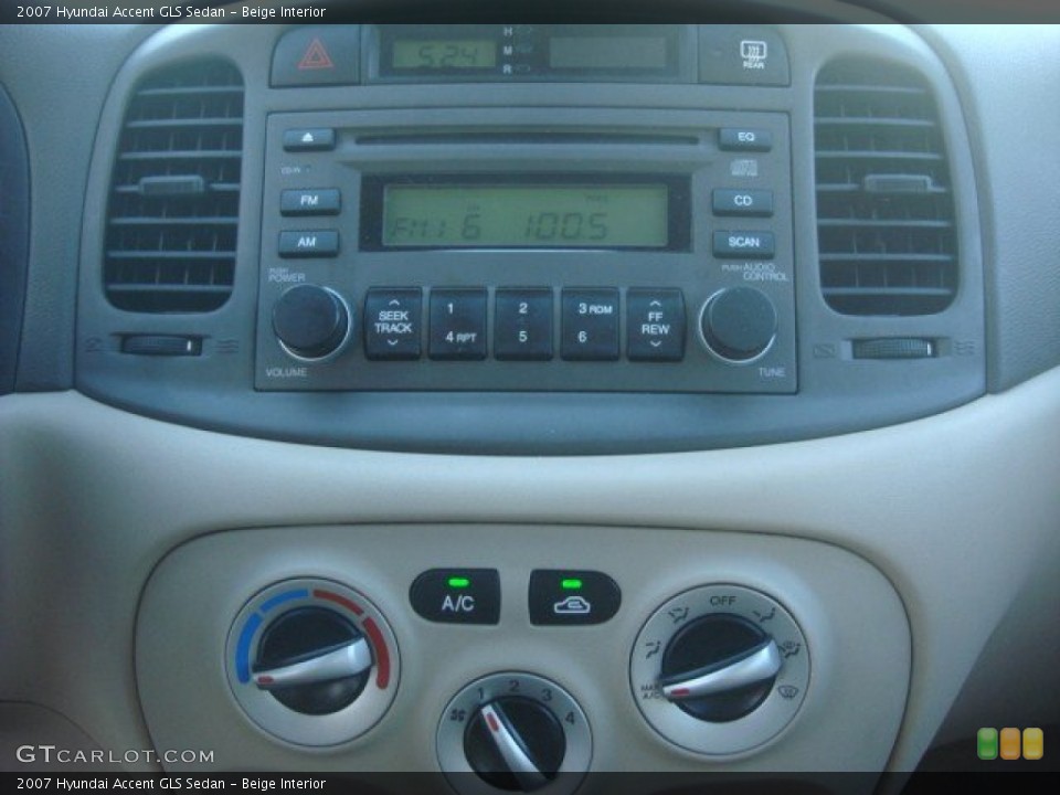 Beige Interior Controls for the 2007 Hyundai Accent GLS Sedan #72540906