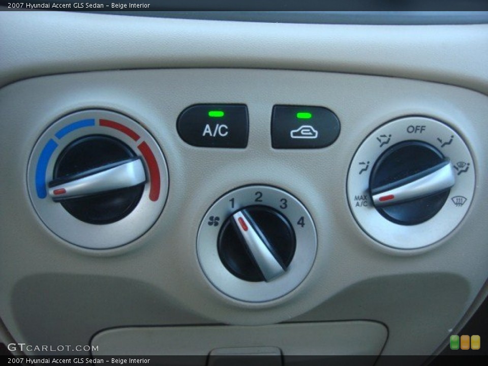 Beige Interior Controls for the 2007 Hyundai Accent GLS Sedan #72540921