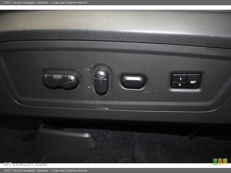 Charcoal/Caramel Interior Controls for the 2007 Lincoln Navigator Ultimate #72544068