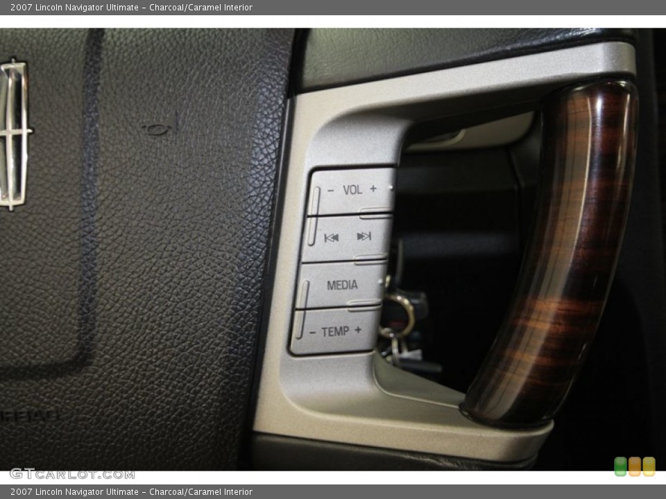 Charcoal/Caramel Interior Controls for the 2007 Lincoln Navigator Ultimate #72544089