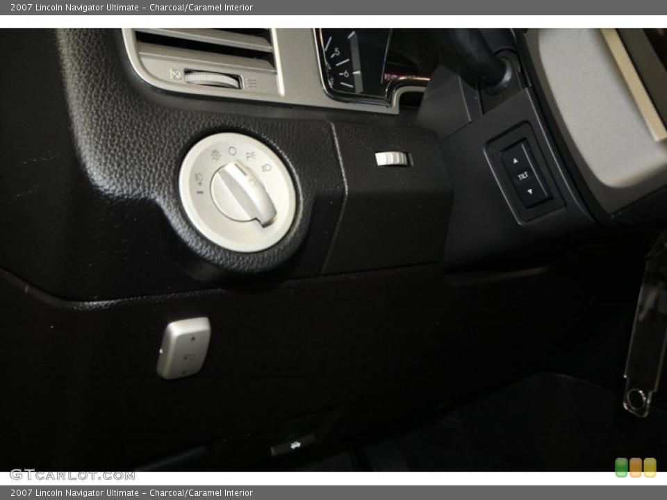 Charcoal/Caramel Interior Controls for the 2007 Lincoln Navigator Ultimate #72544095