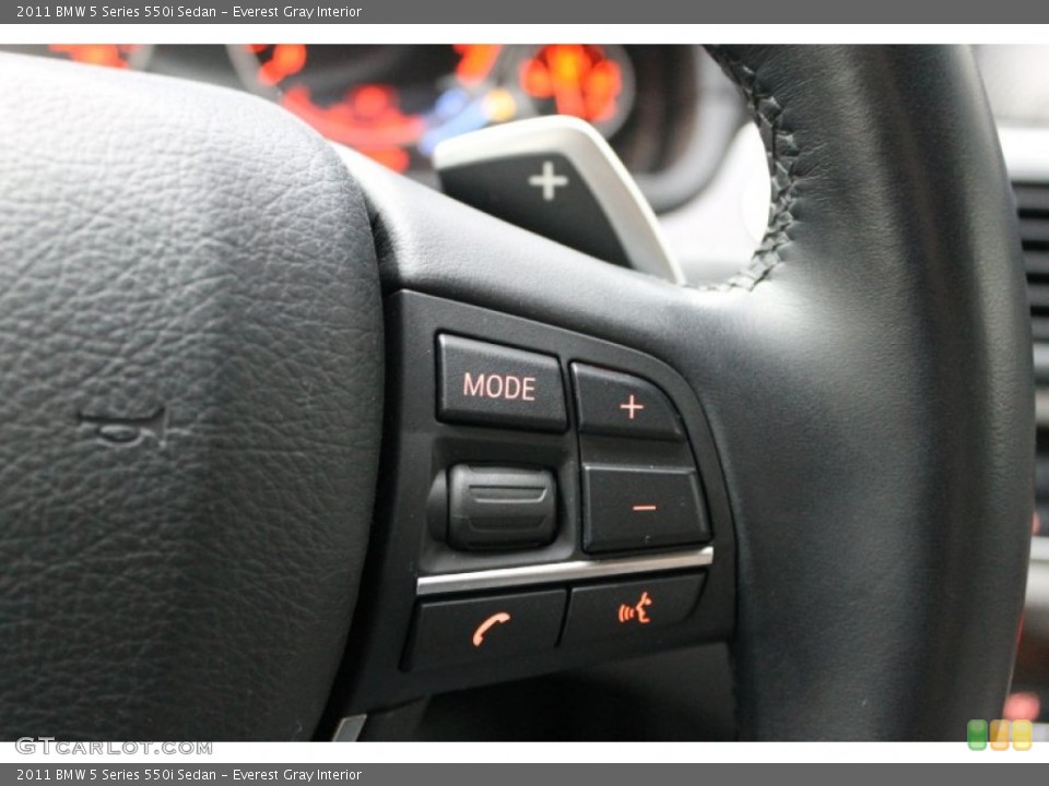 Everest Gray Interior Controls for the 2011 BMW 5 Series 550i Sedan #72559128