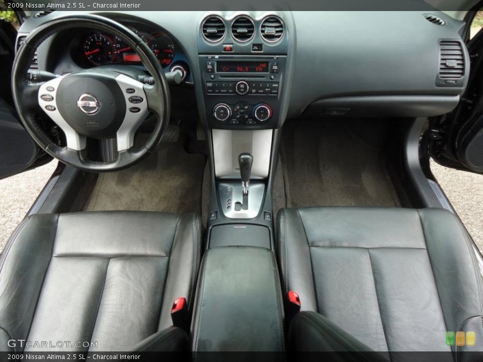 Charcoal Interior Photo for the 2009 Nissan Altima 2.5 SL #72587195